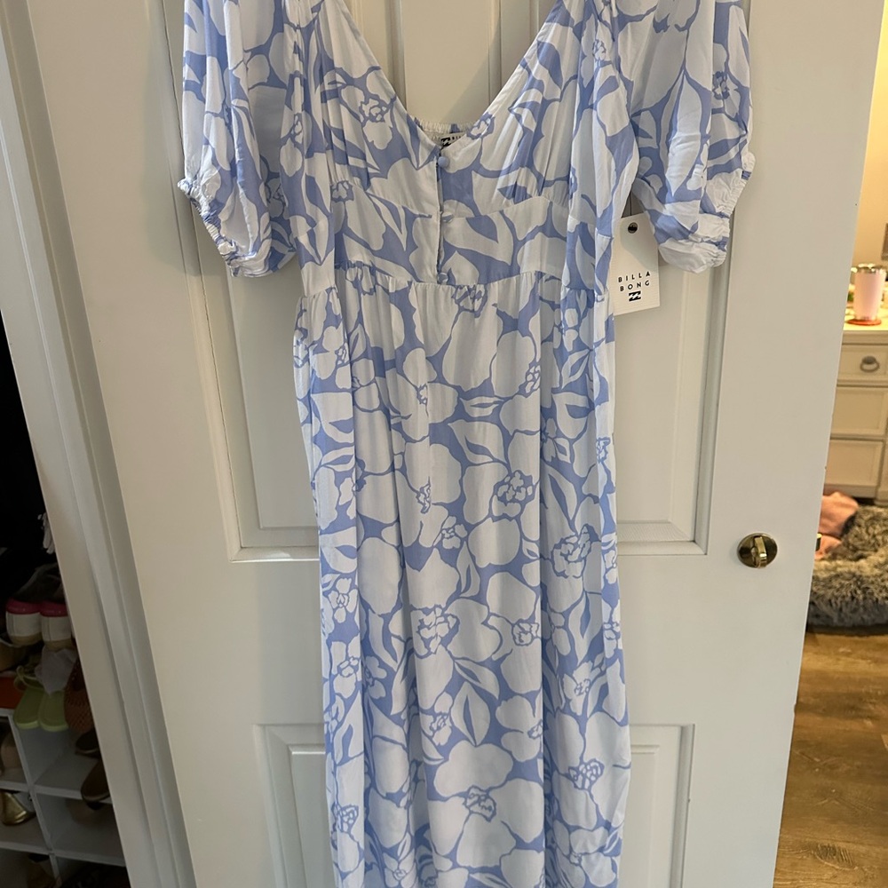 Billabong Floral Blue and White Sundress L NWT